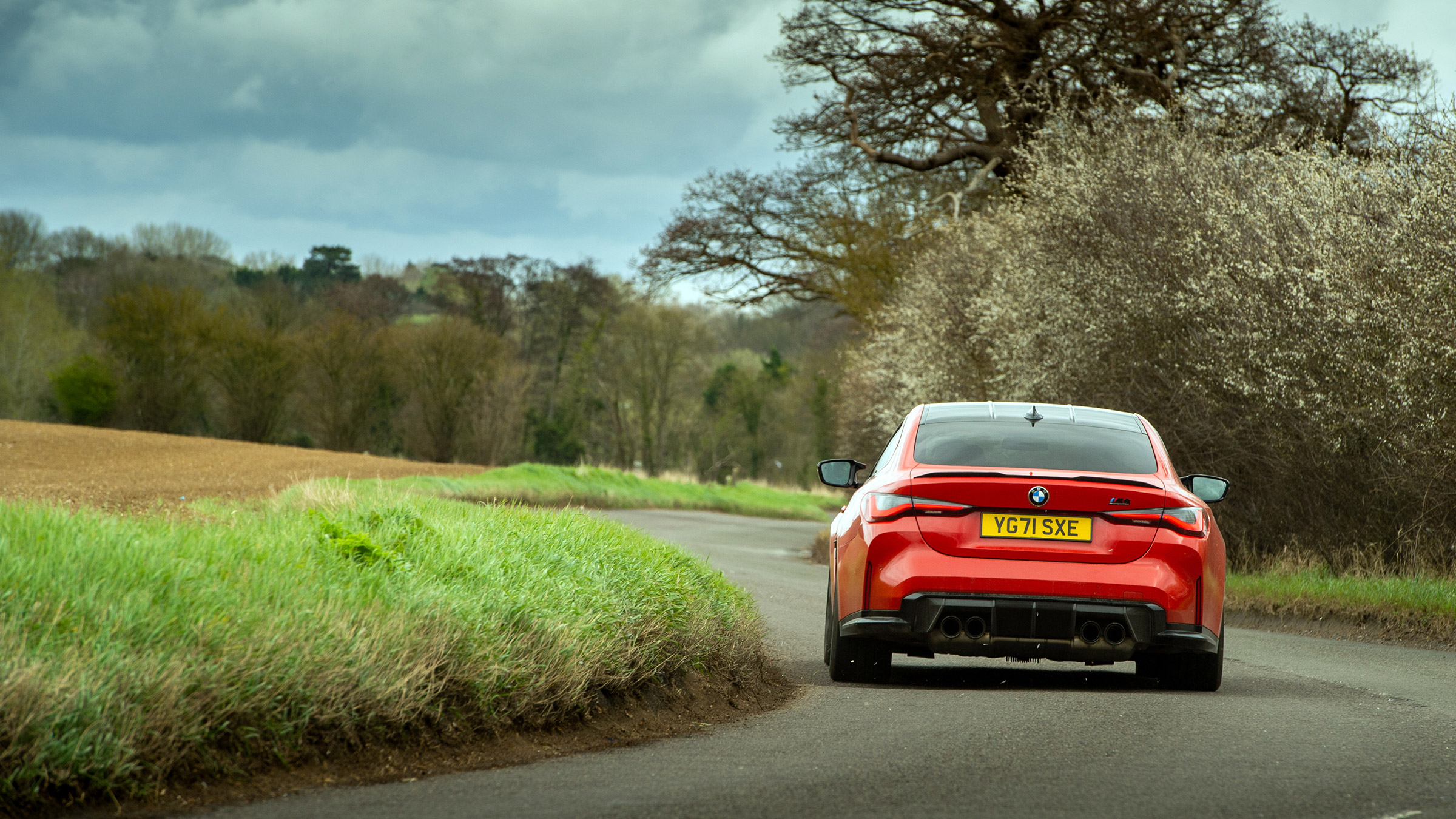 BMW M4 Competition xDrive – cornering