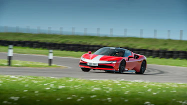 Ferrari SF90 Assetto Fiorano – hard cornering