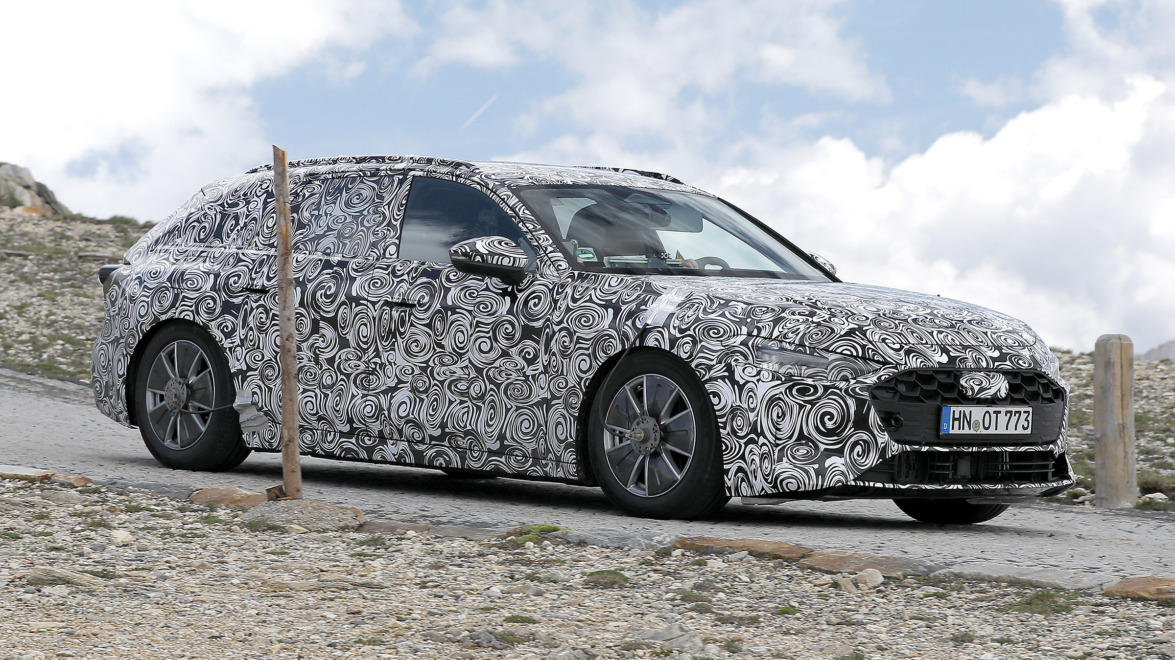 Audi S4 Avant 2023 – front quarter