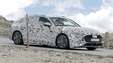 Audi S4 Avant 2023 – front quarter