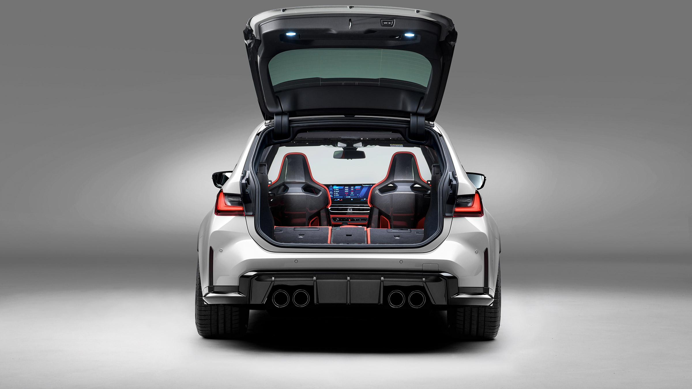 BMW M3 Competition Touring – boot open