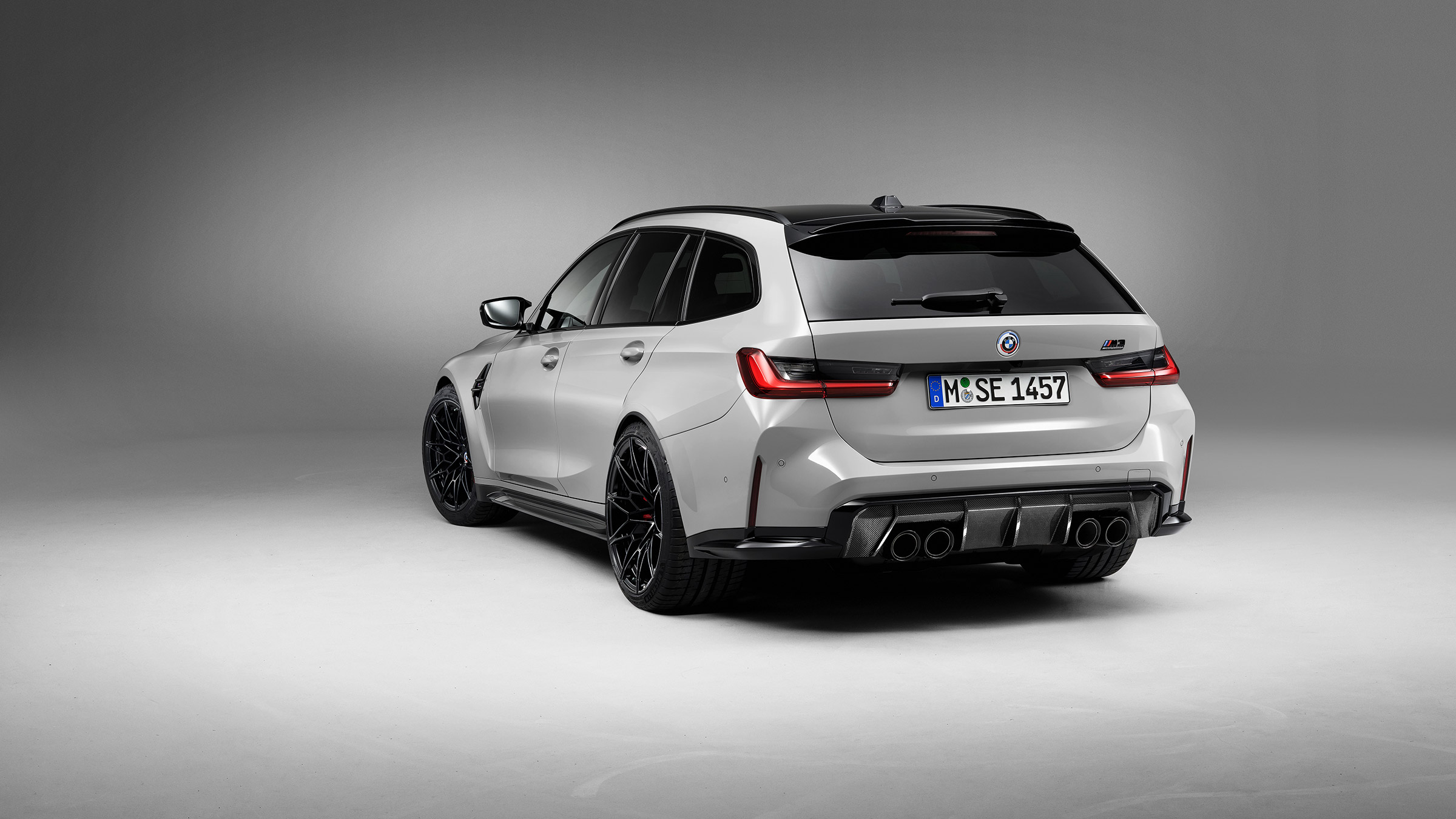 BMW M3 Competition Touring – rear header 