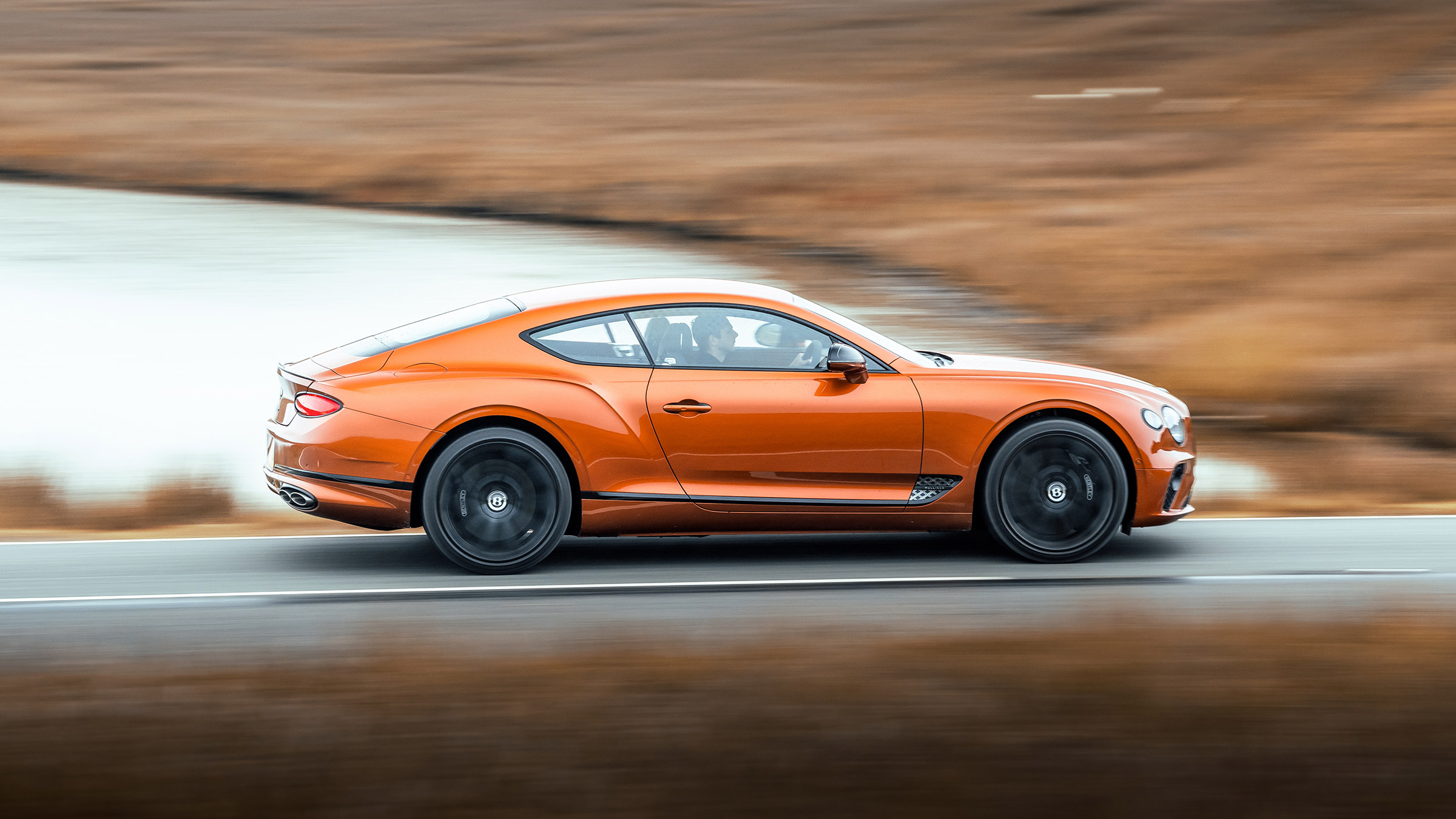 Bentley Continental GT Mulliner W12 – pan