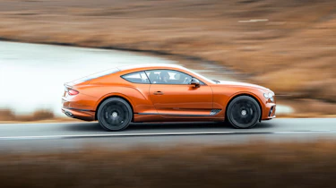 Bentley Continental GT Mulliner W12 – pan