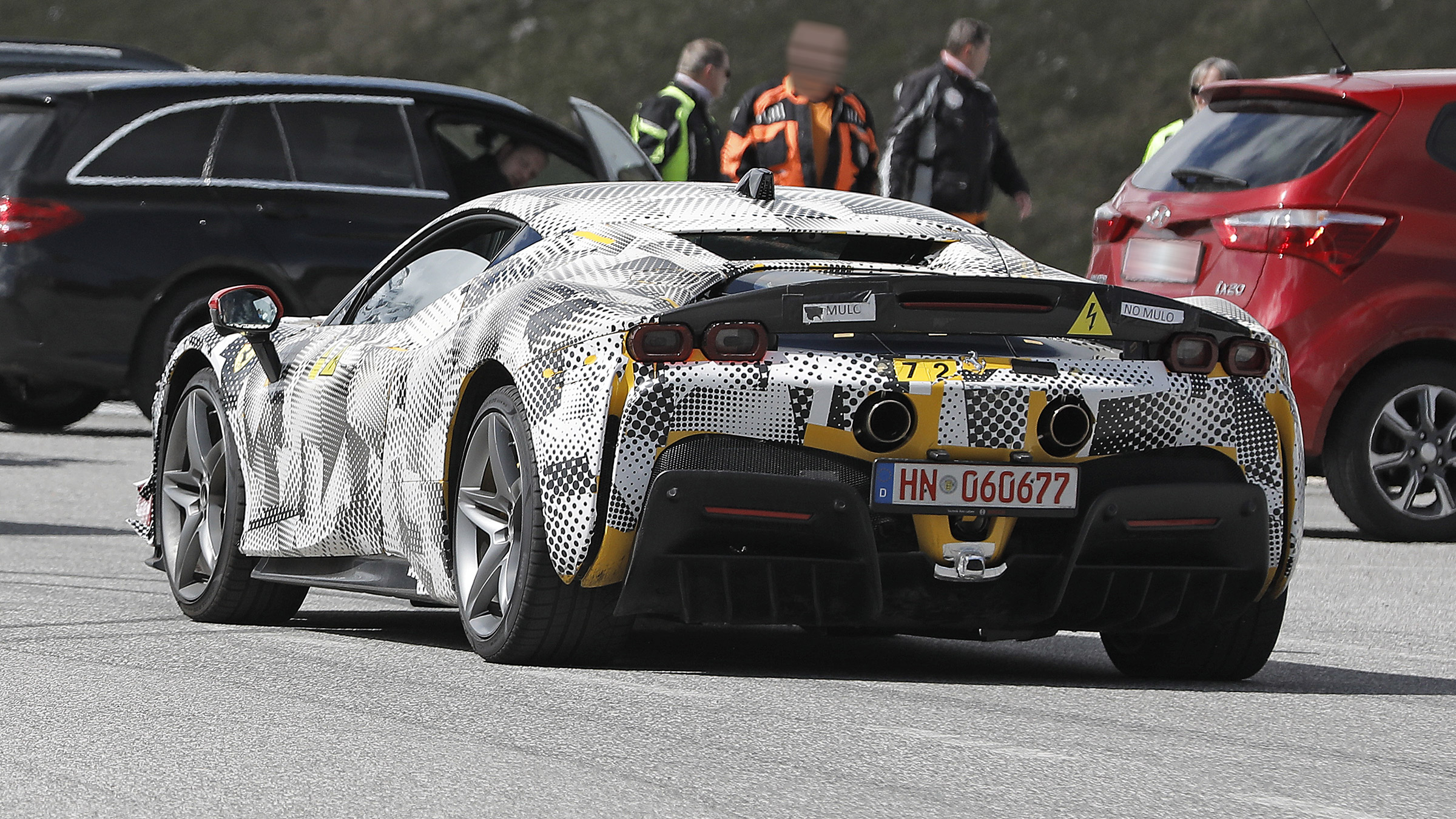 Ferrari SF90 mule – rear