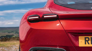 How to design a car head and tail lights