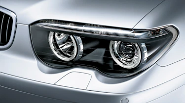 How to design a car head and tail lights