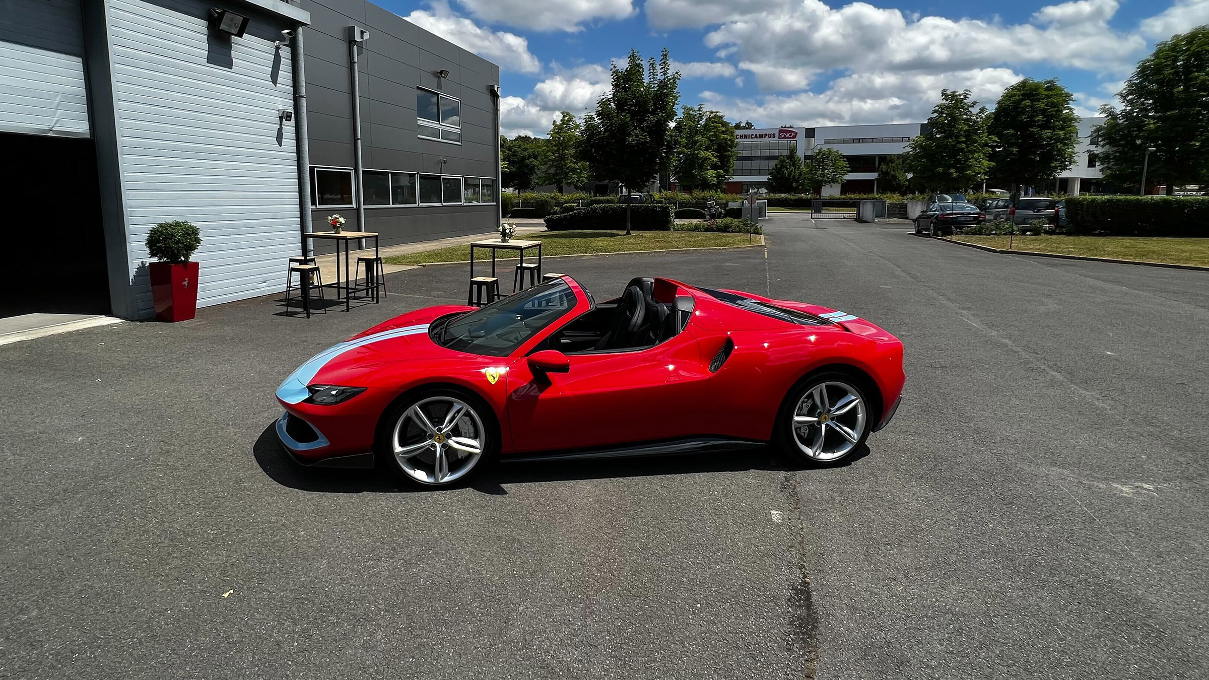 296 Spider – side