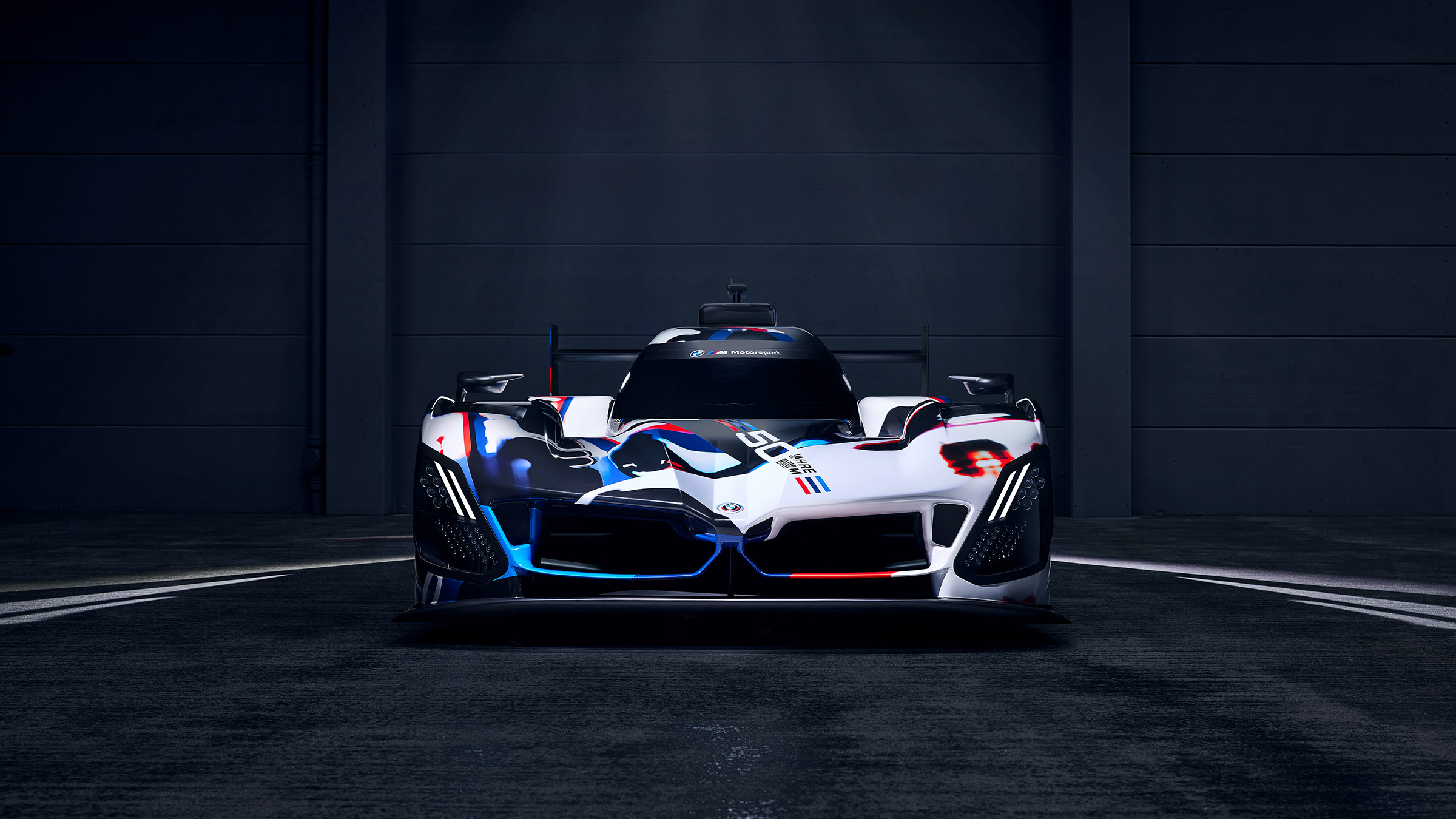 BMW M V8 Hybrid – nose