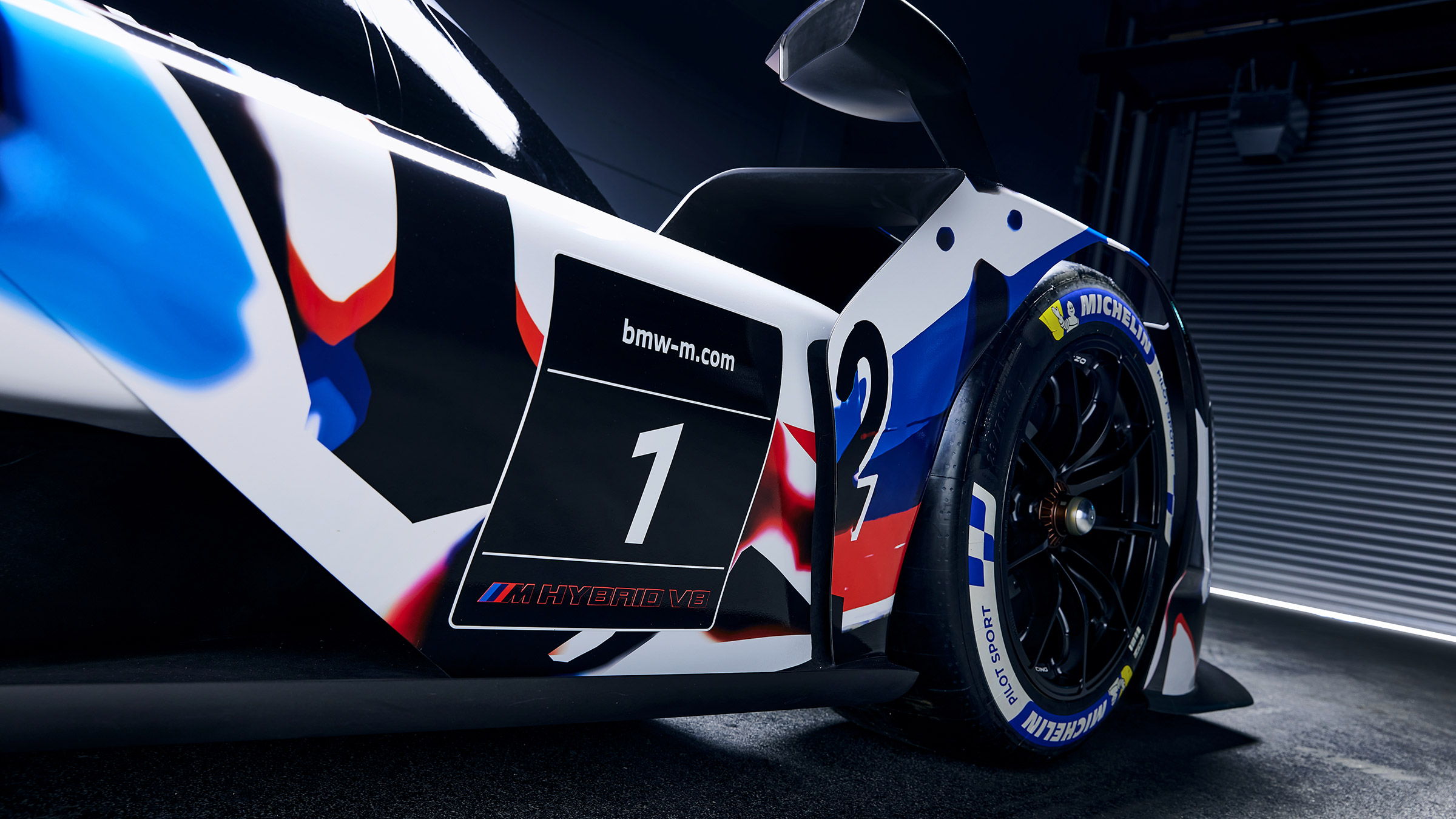 BMW M V8 Hybrid – wheel