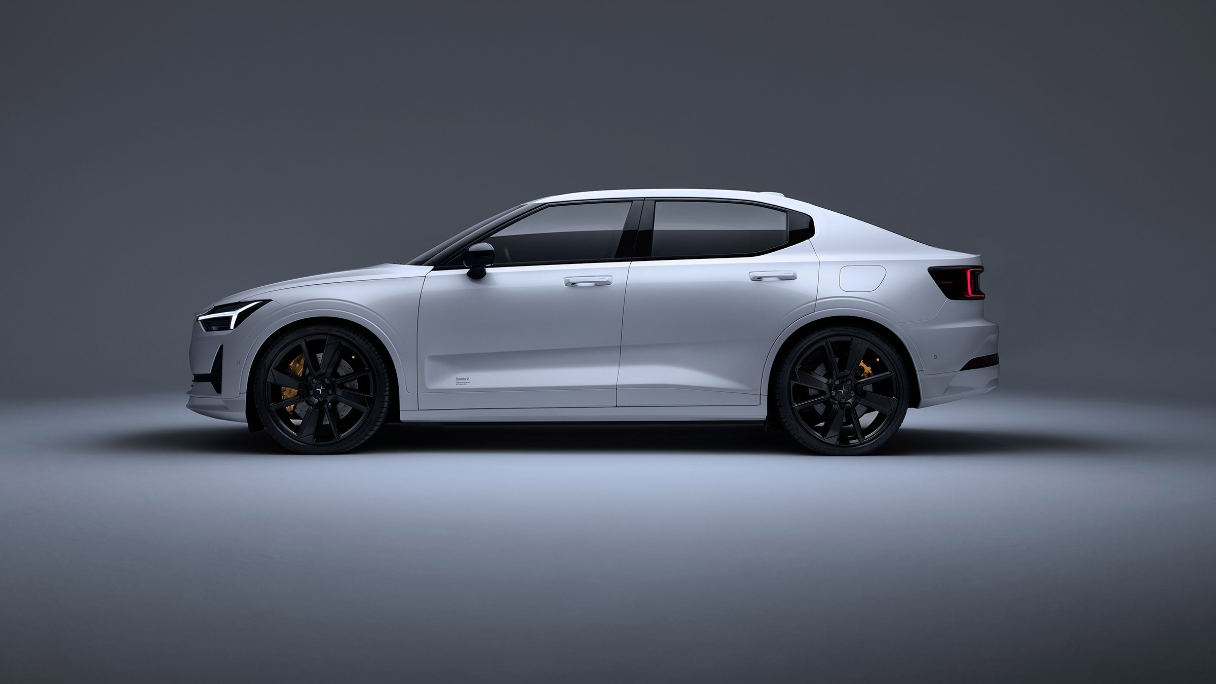 Polestar 2 BST Edition 270 – studio side