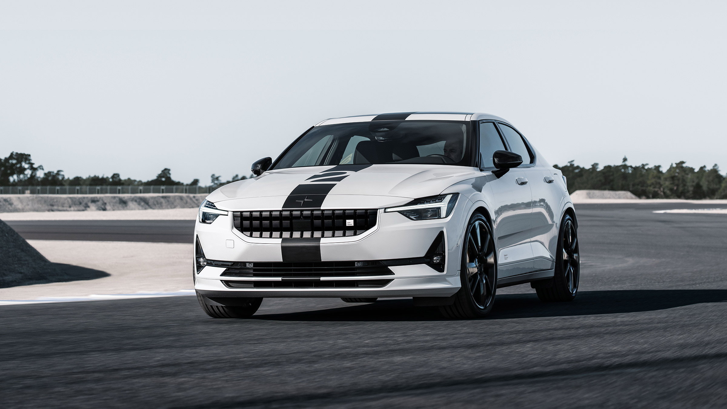 Polestar 2 BST Edition 270 – stripe other front quarter