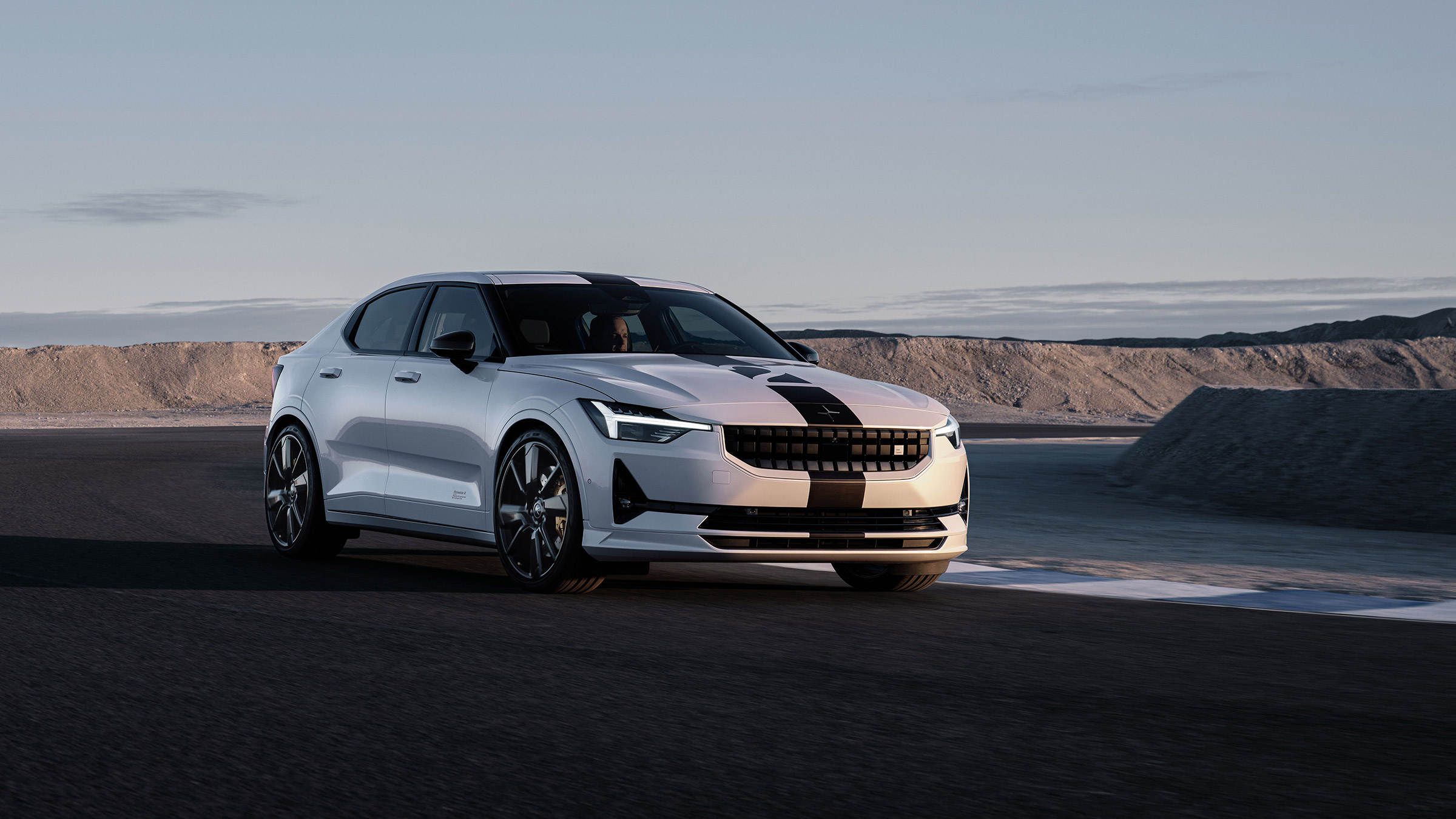 Polestar 2 BST Edition 270 – stripe front quarter