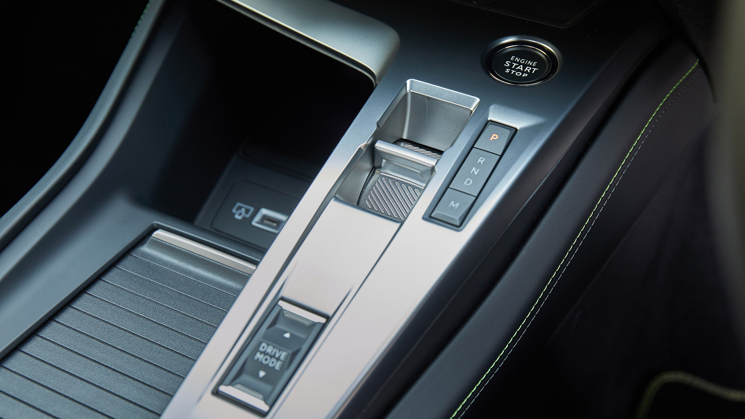 Peugeot 308 – gear selector