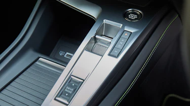 Peugeot 308 – gear selector