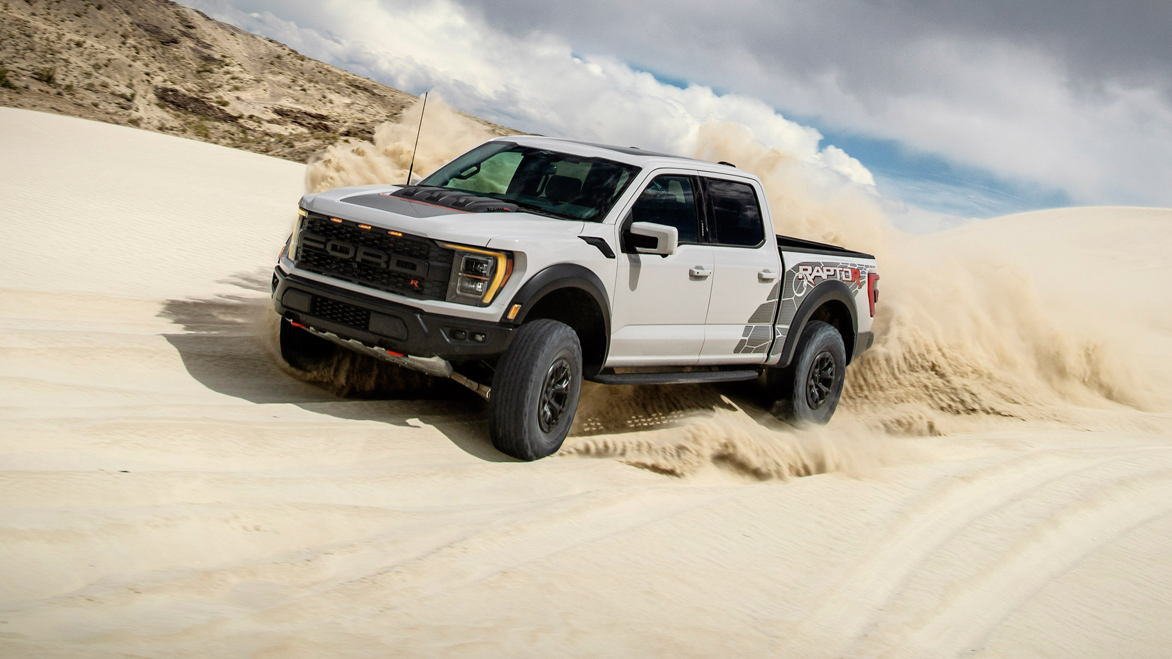 Ford F-150 Raptor R – front