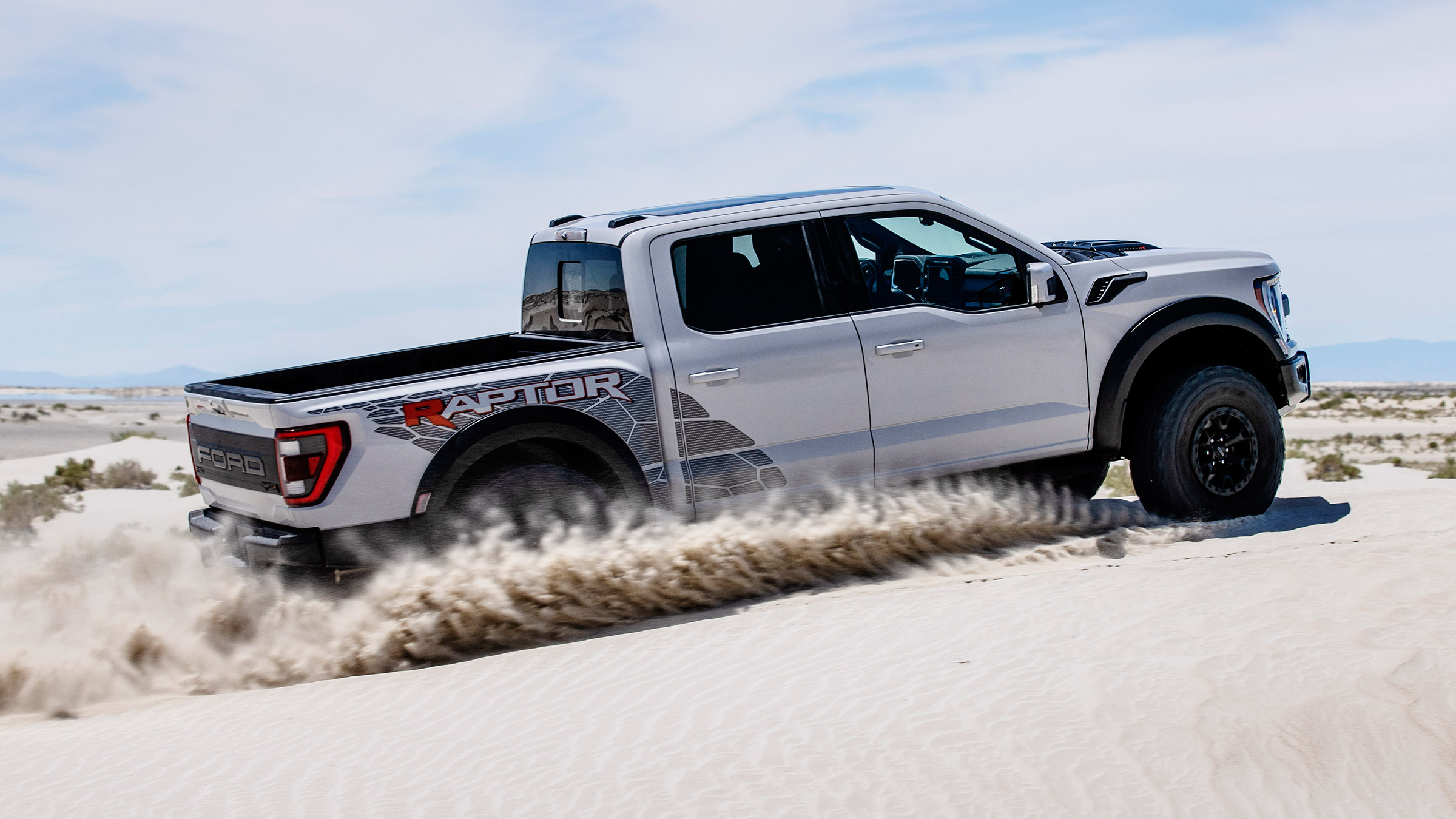 Ford F-150 Raptor R – side