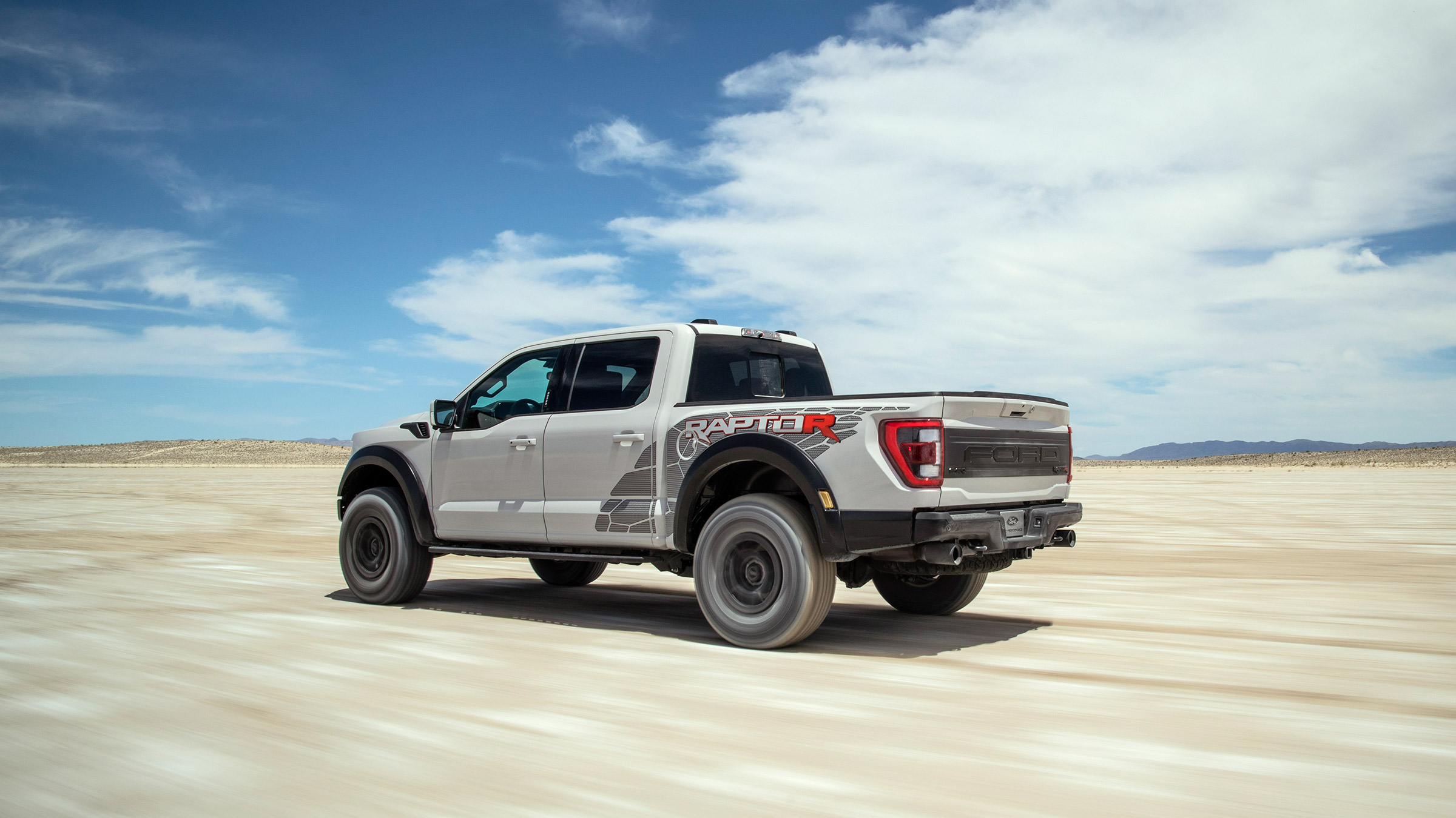 Ford F-150 Raptor R – rear
