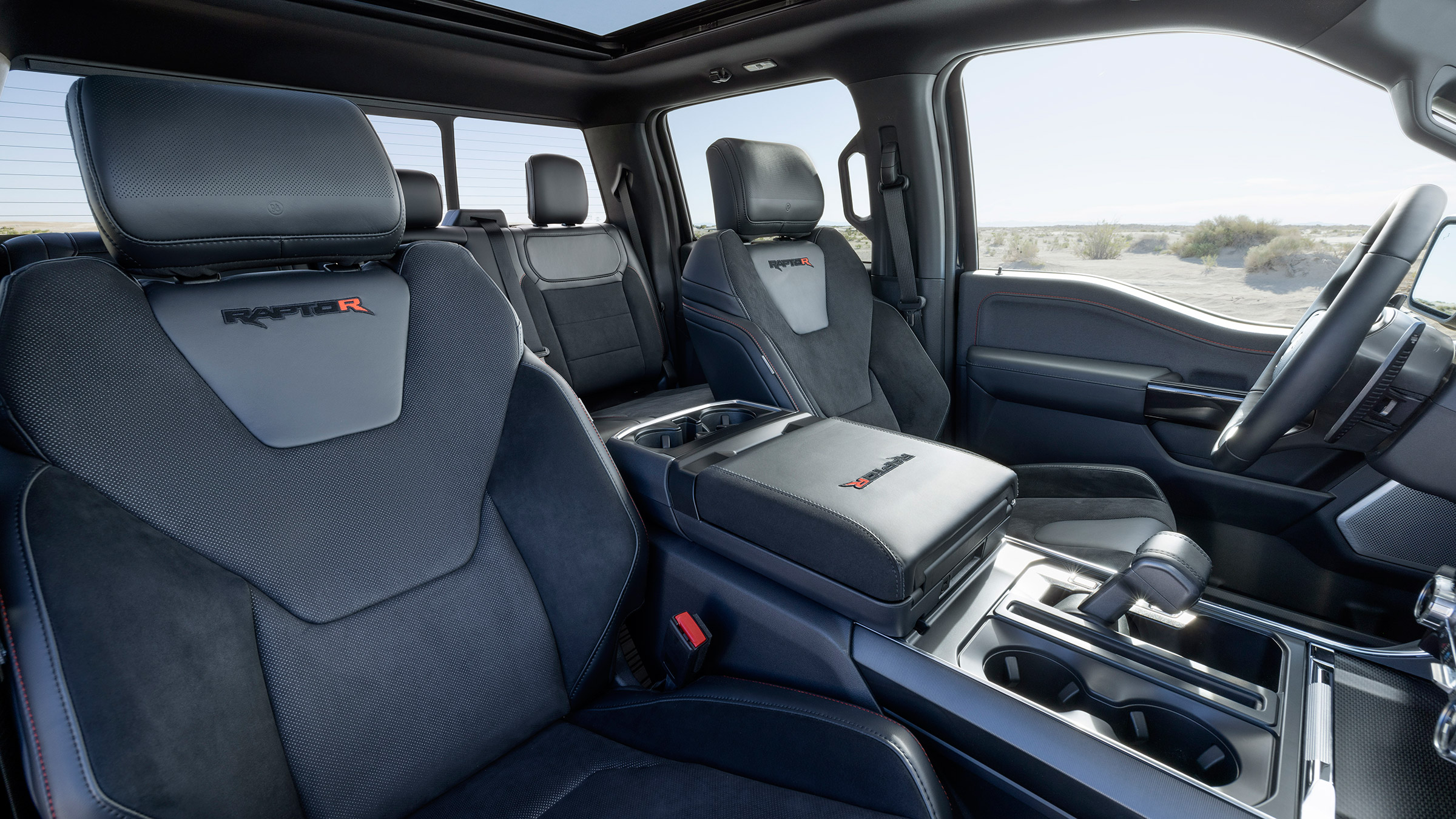 Ford F-150 Raptor R – interior