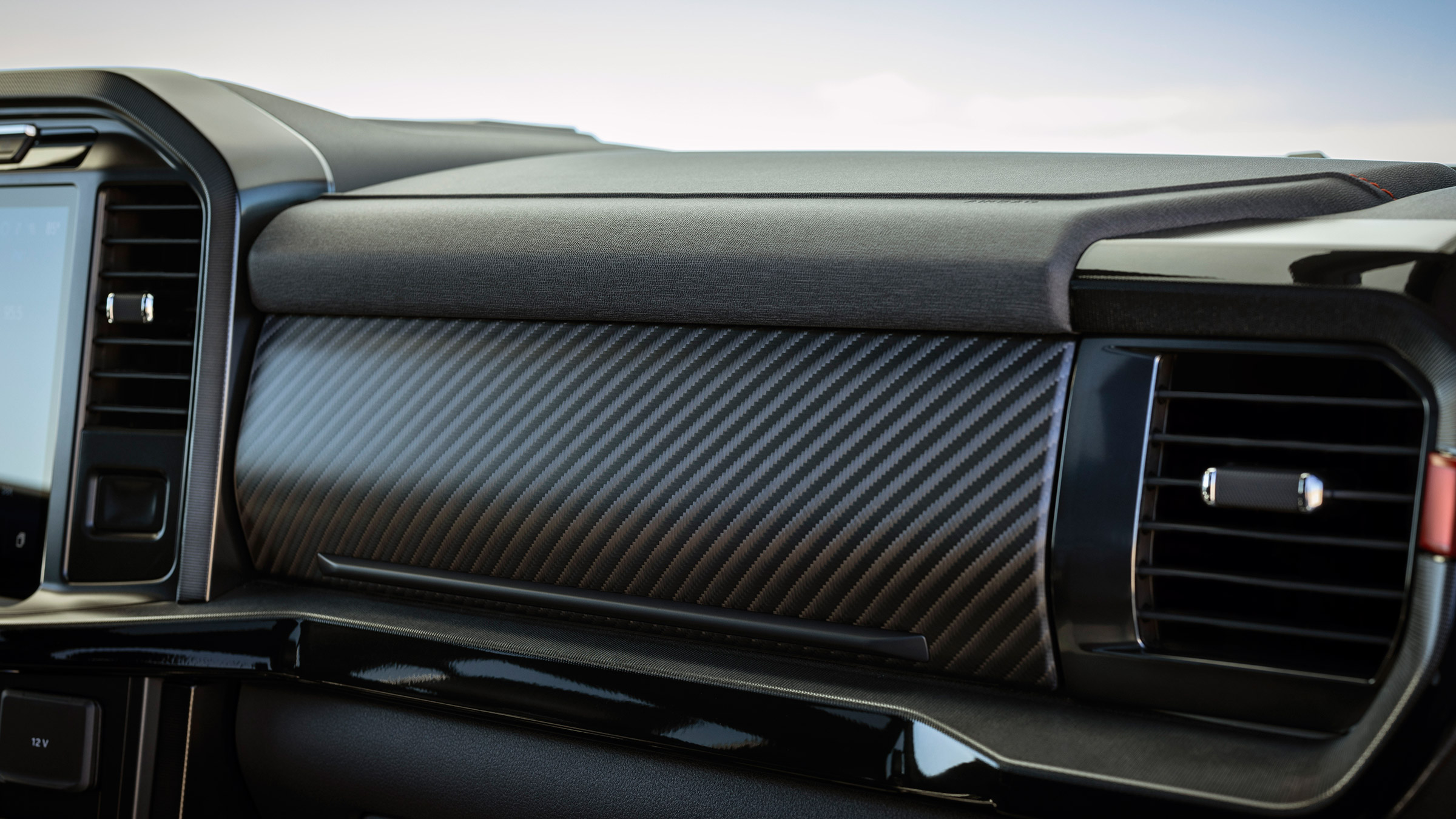 Ford F-150 Raptor R – dash