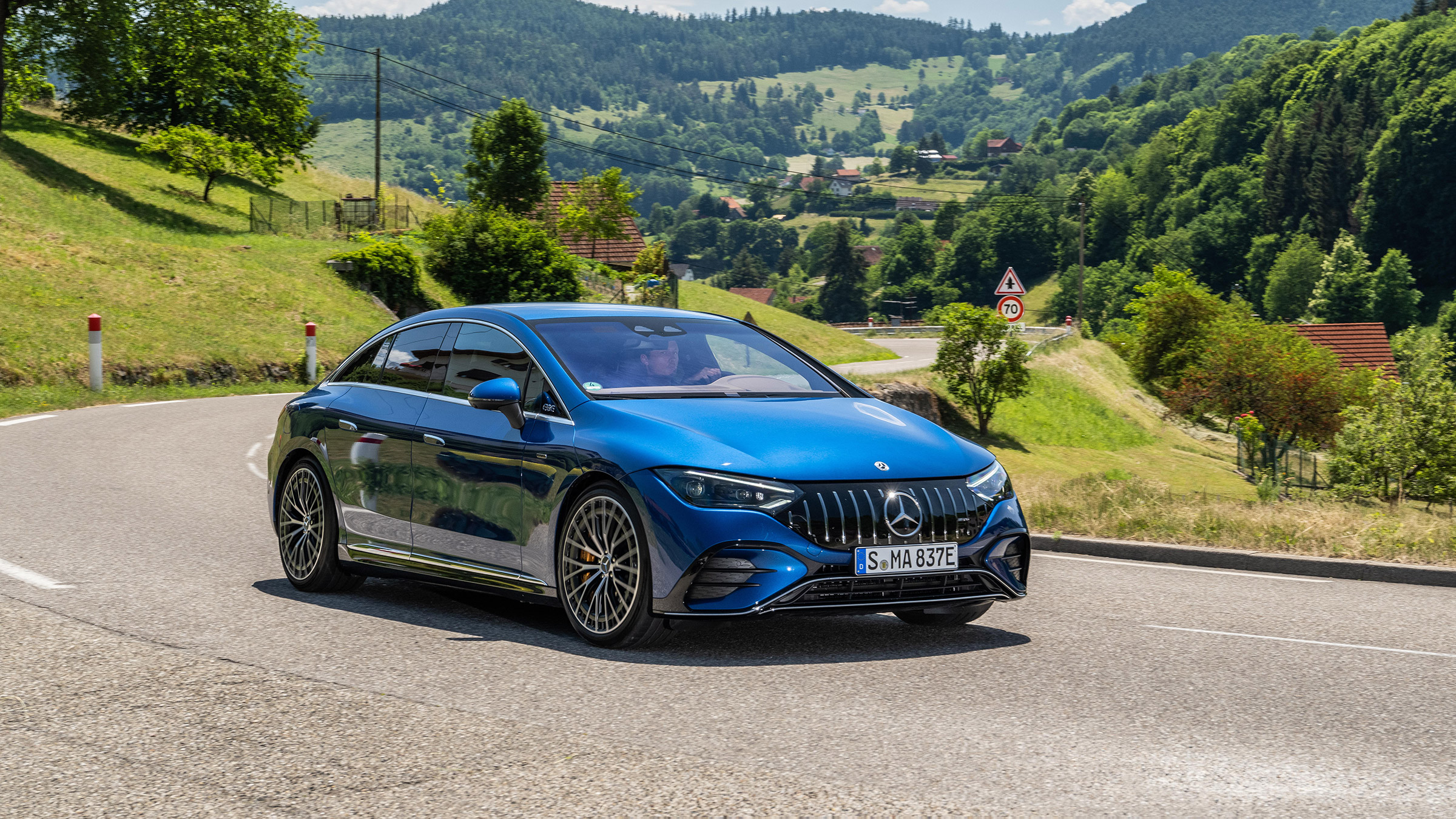 Mercedes-AMG EQE53 – front quarter