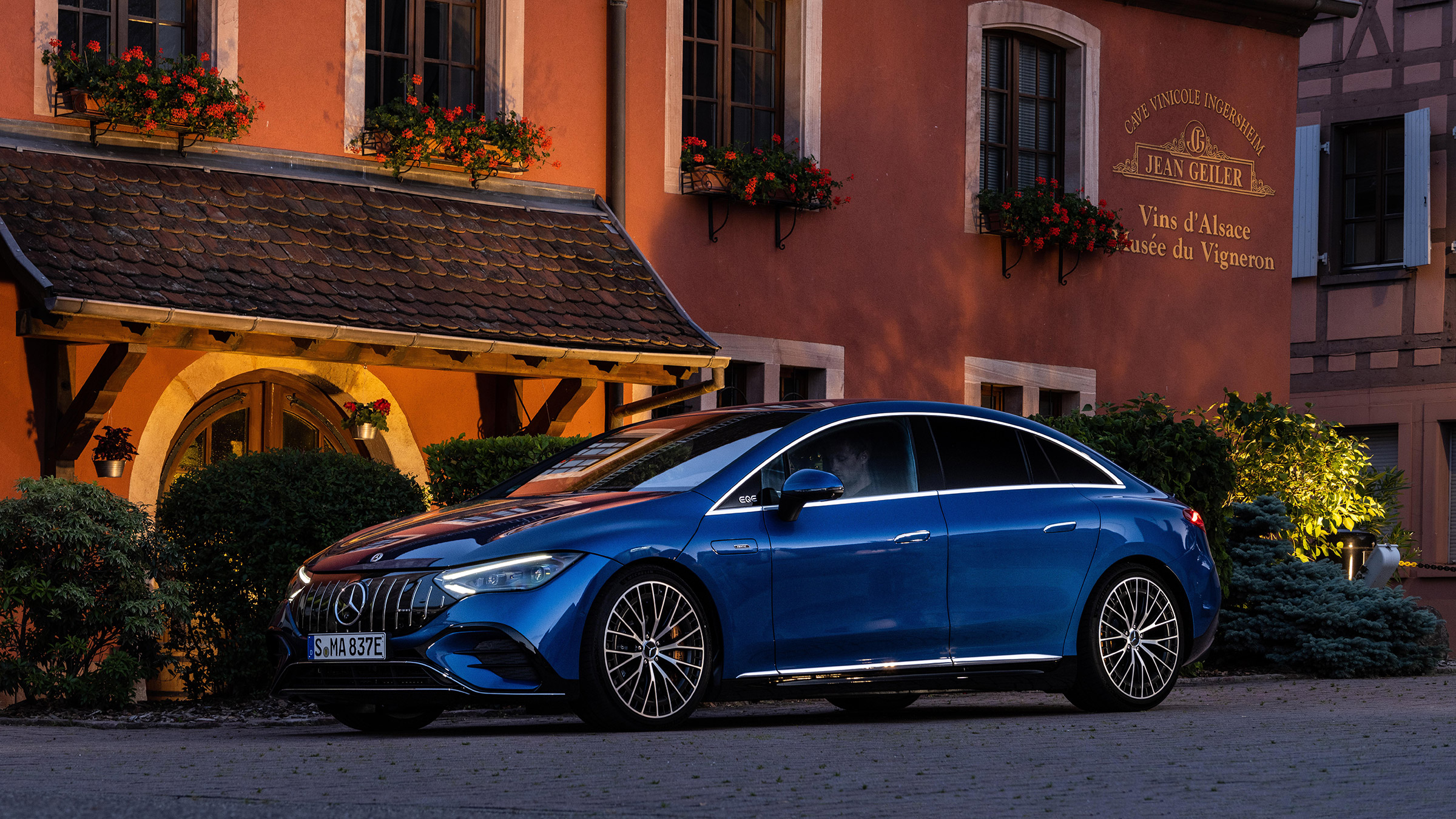 Mercedes-AMG EQE53 – static