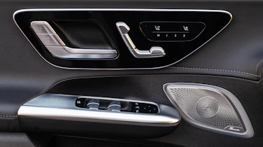 Mercedes-AMG EQE53 – door card