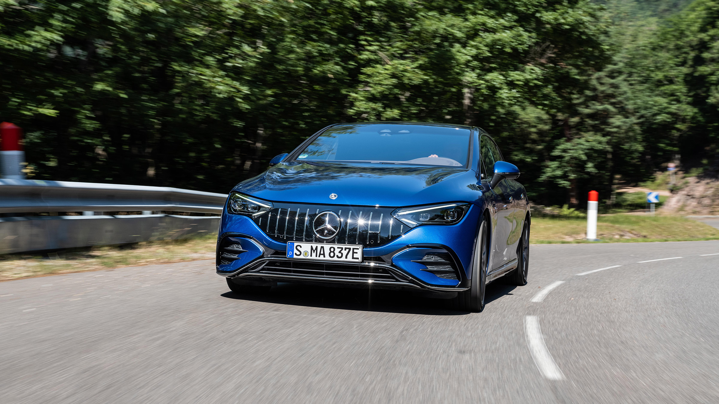Mercedes-AMG EQE53 – tracking