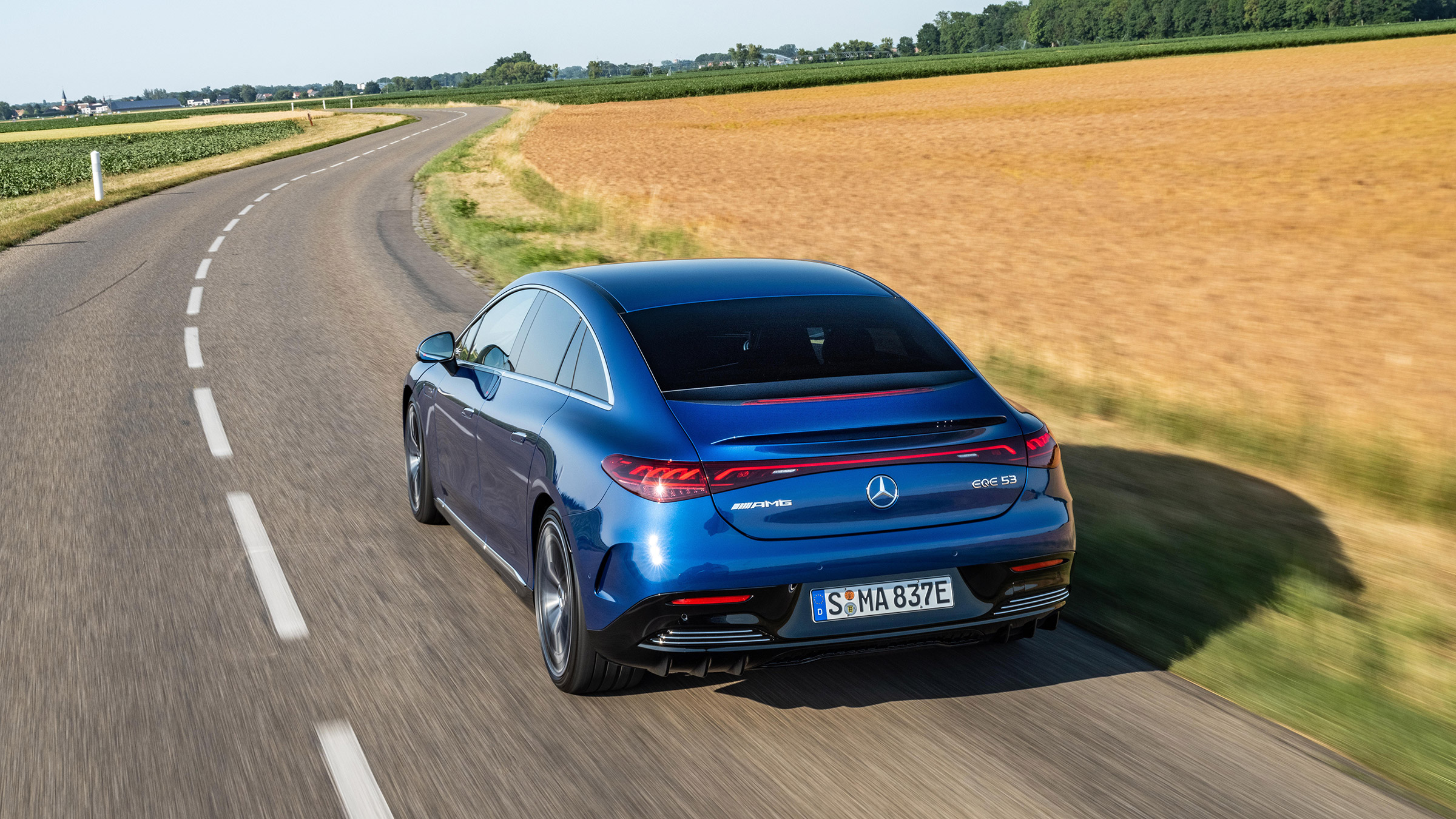 Mercedes-AMG EQE53 – rear tracking