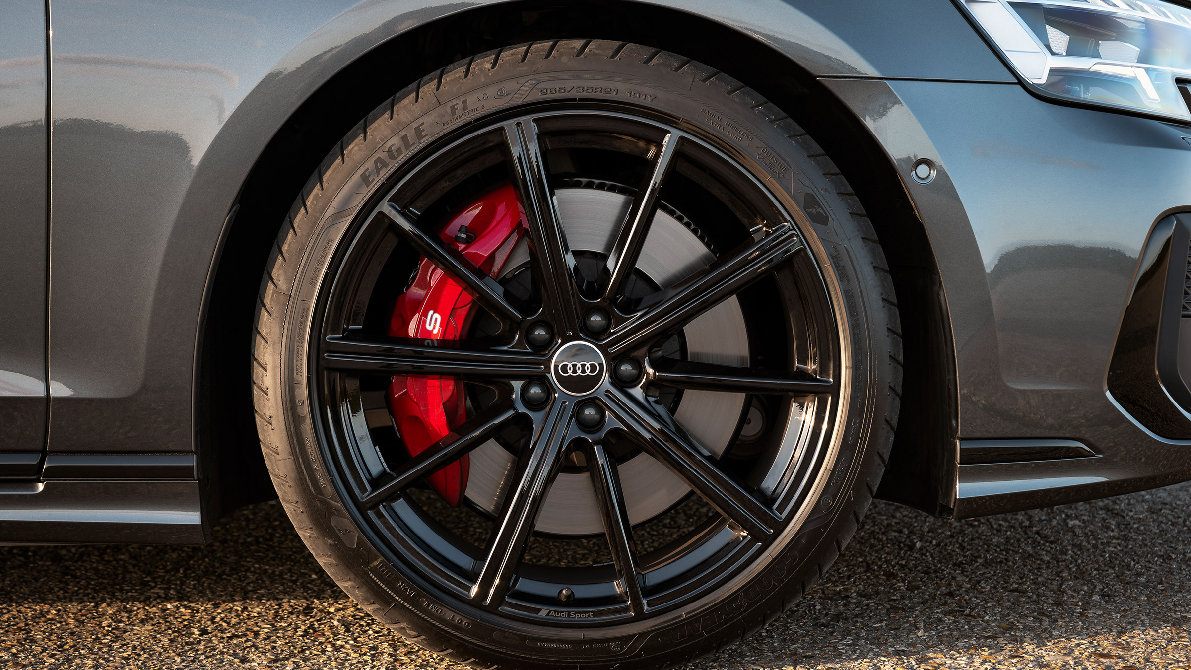 Audi S8 UK drive – wheel