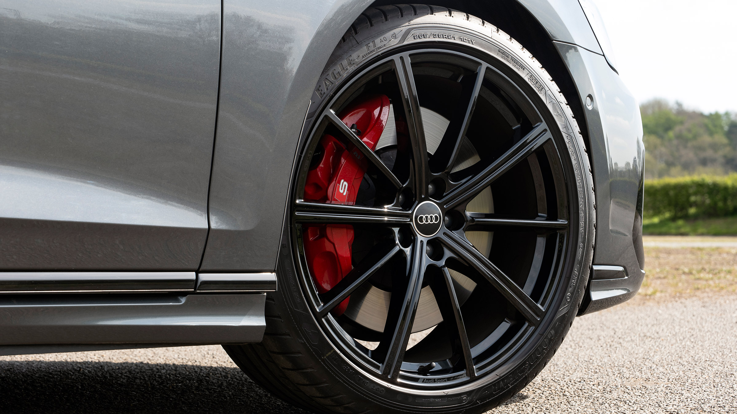 Audi S8 UK drive – wheel