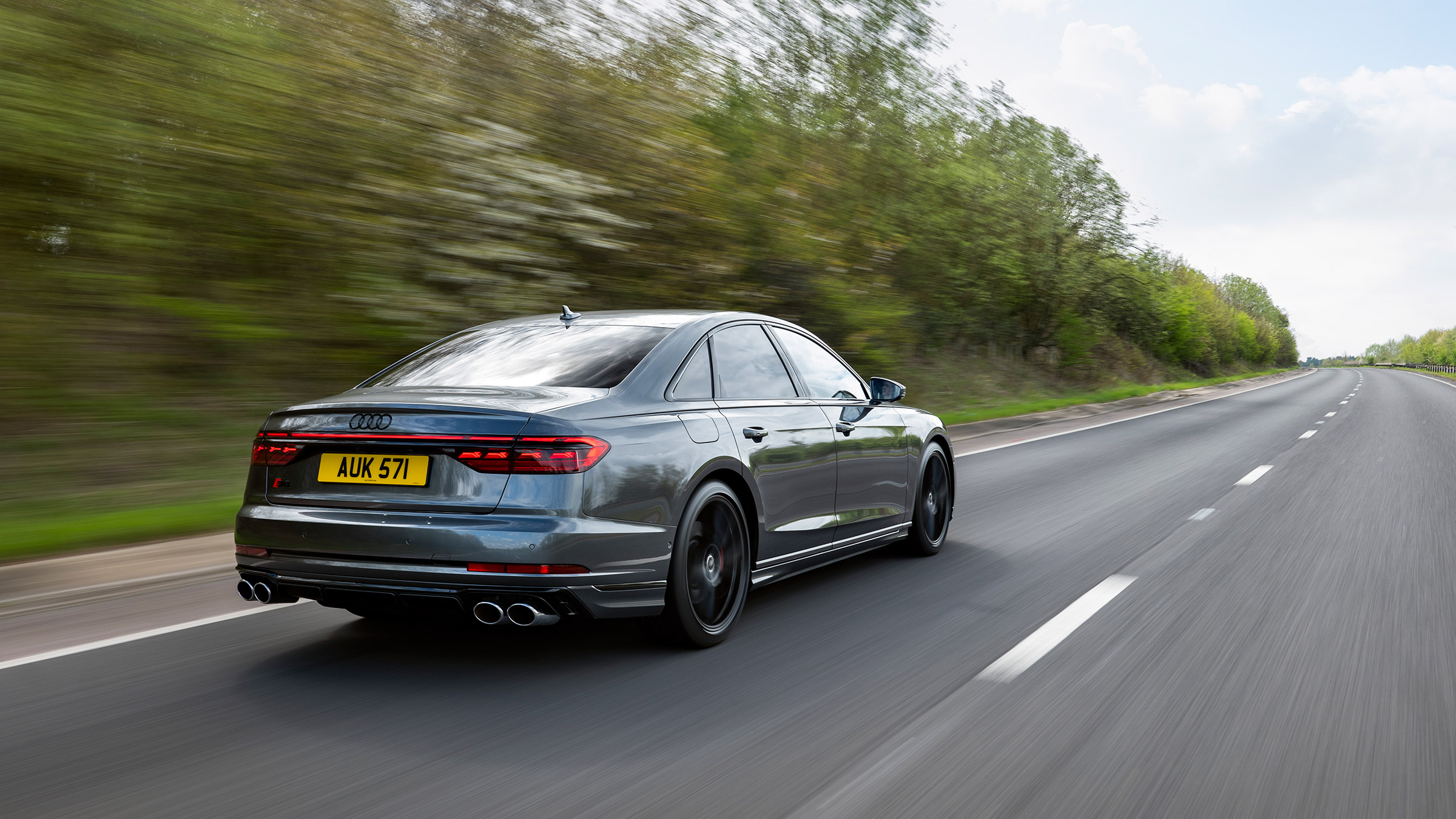 Audi S8 UK drive – rear tracking