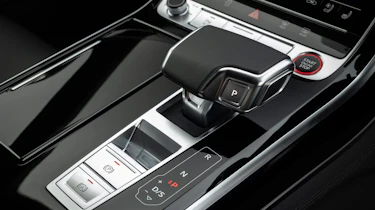 Audi S8 UK drive – gear selector