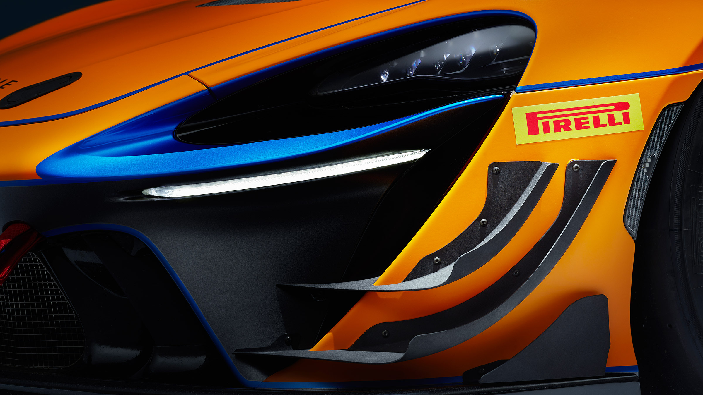 McLaren Artura Trophy – headlight