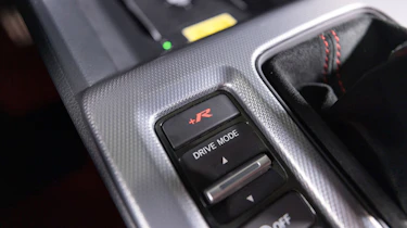 Honda Civic Type R studio – button