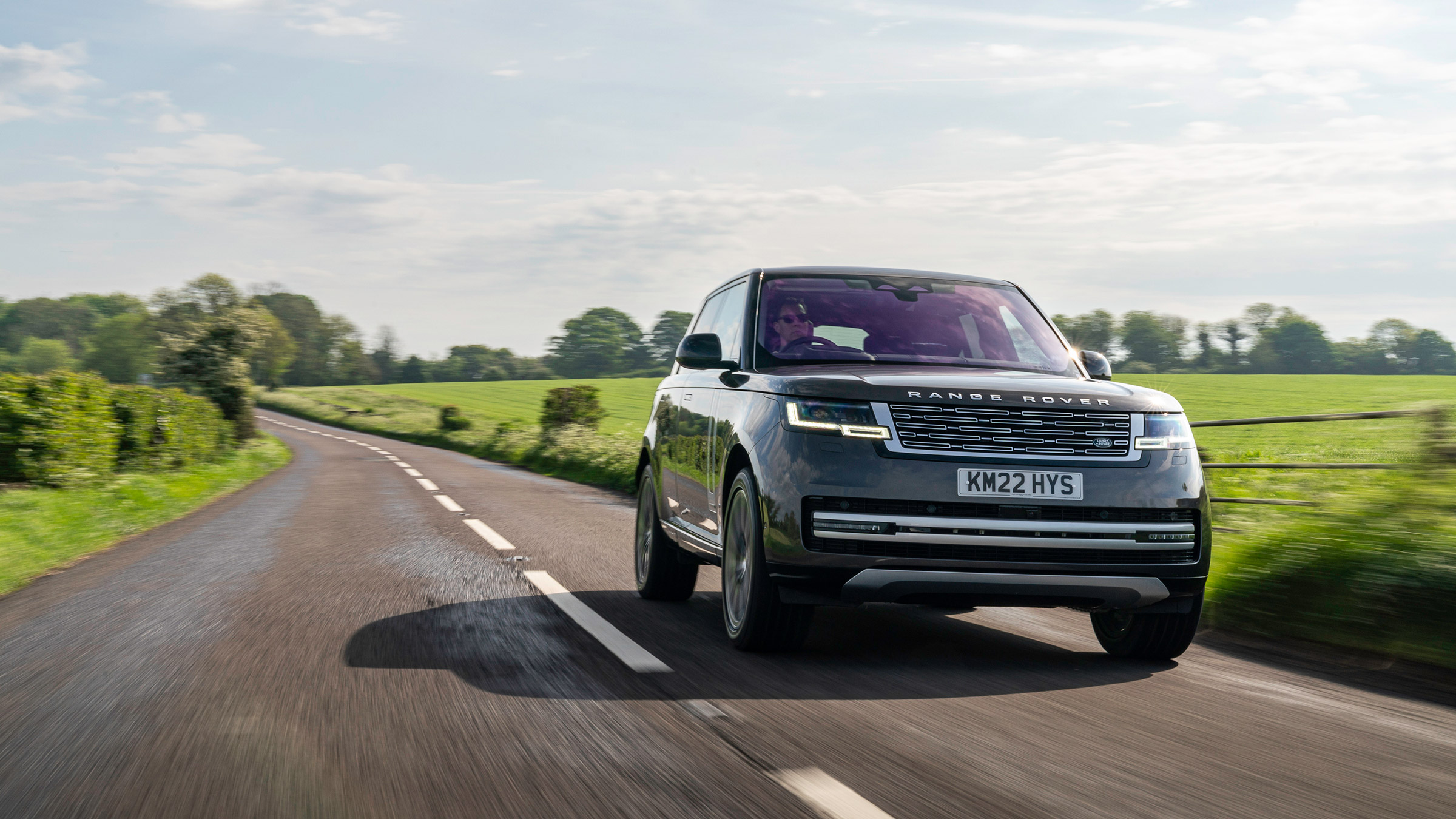 Range Rover review – front tracking