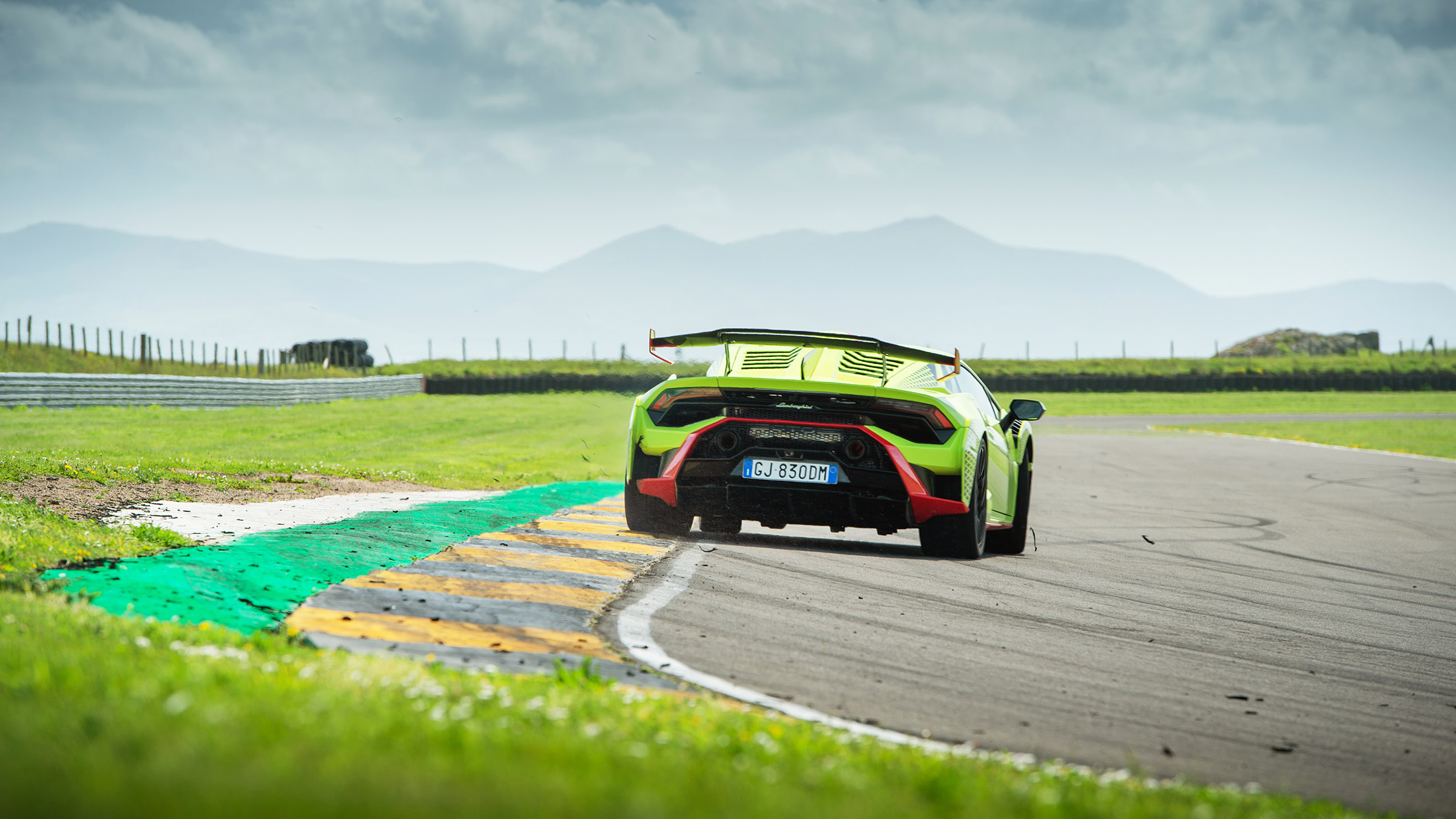 Lambo STO – rear action