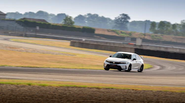 Honda Civic Type R dynamic – front cornering