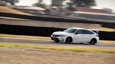 Honda Civic Type R dynamic – side