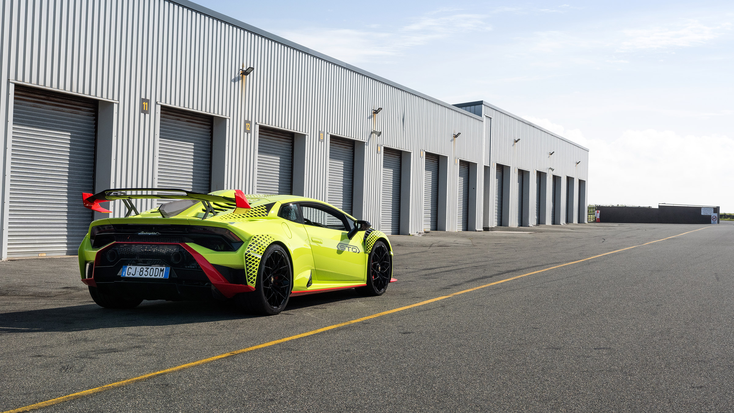 Lambo STO – rear static