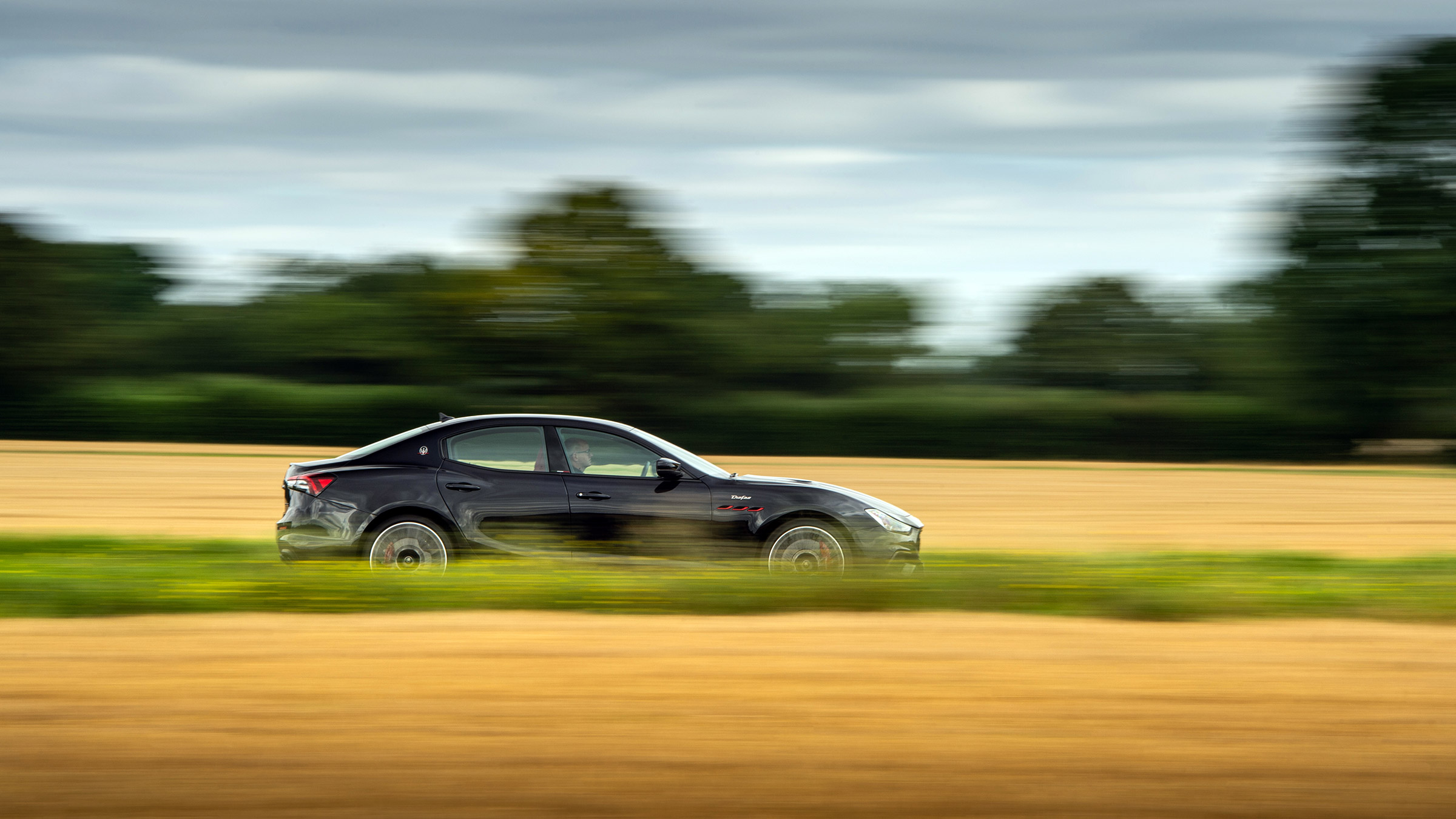 Maserati Ghibli Trofeo review – side