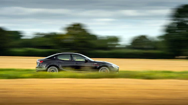 Maserati Ghibli Trofeo review – side