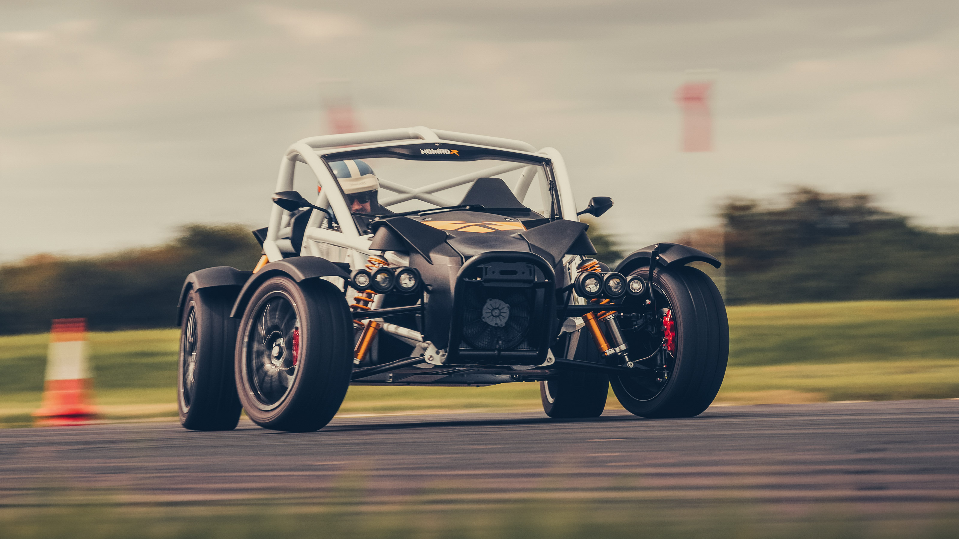 Ariel Nomad R
