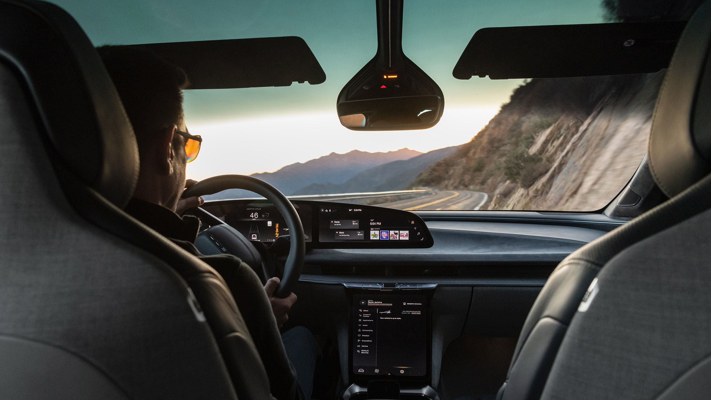Lucid Air – interior driving