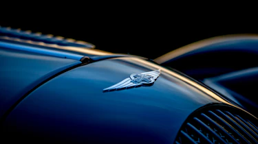 Morgan Plus Four – badge