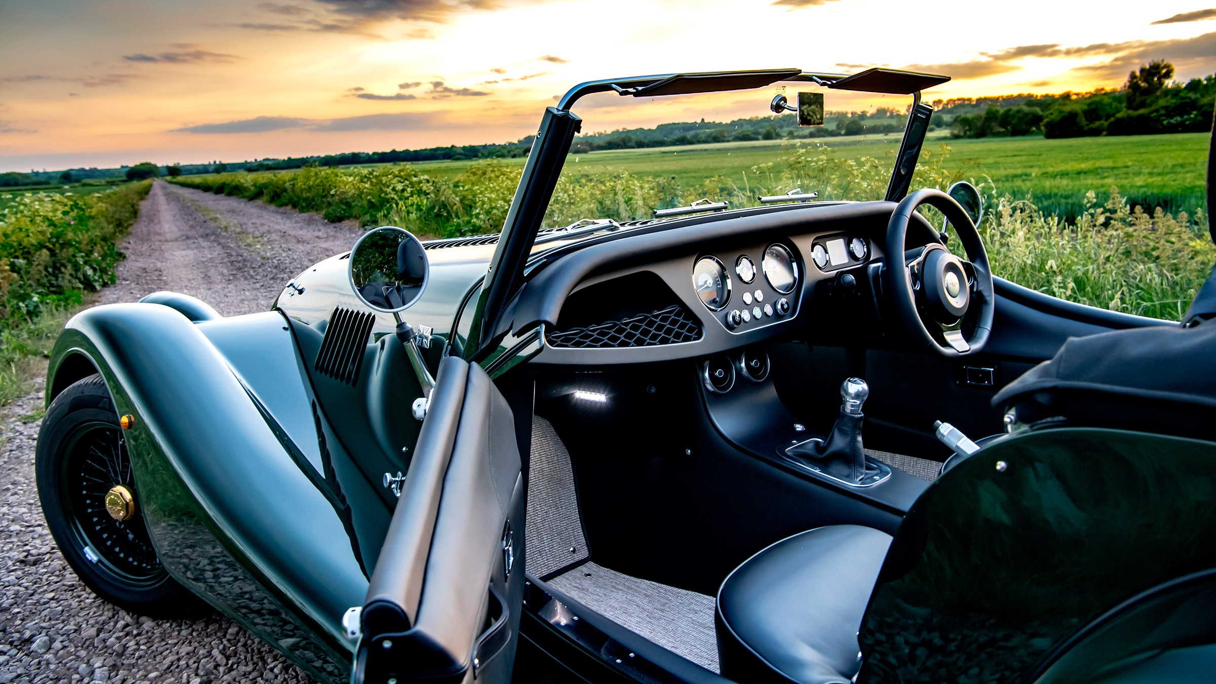 Morgan Plus Four – cabin