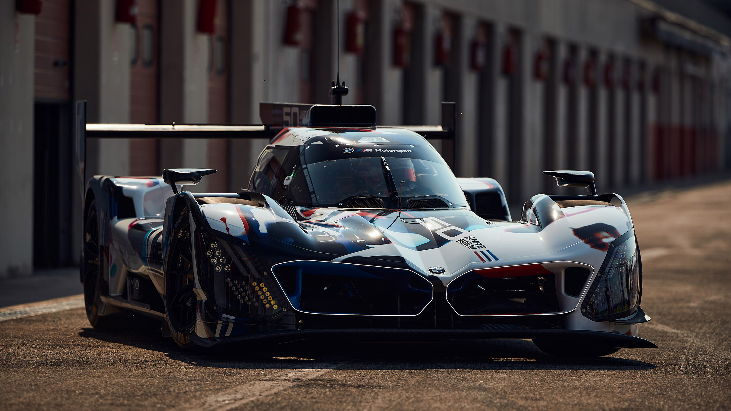 BMW LMDh (actual) – front