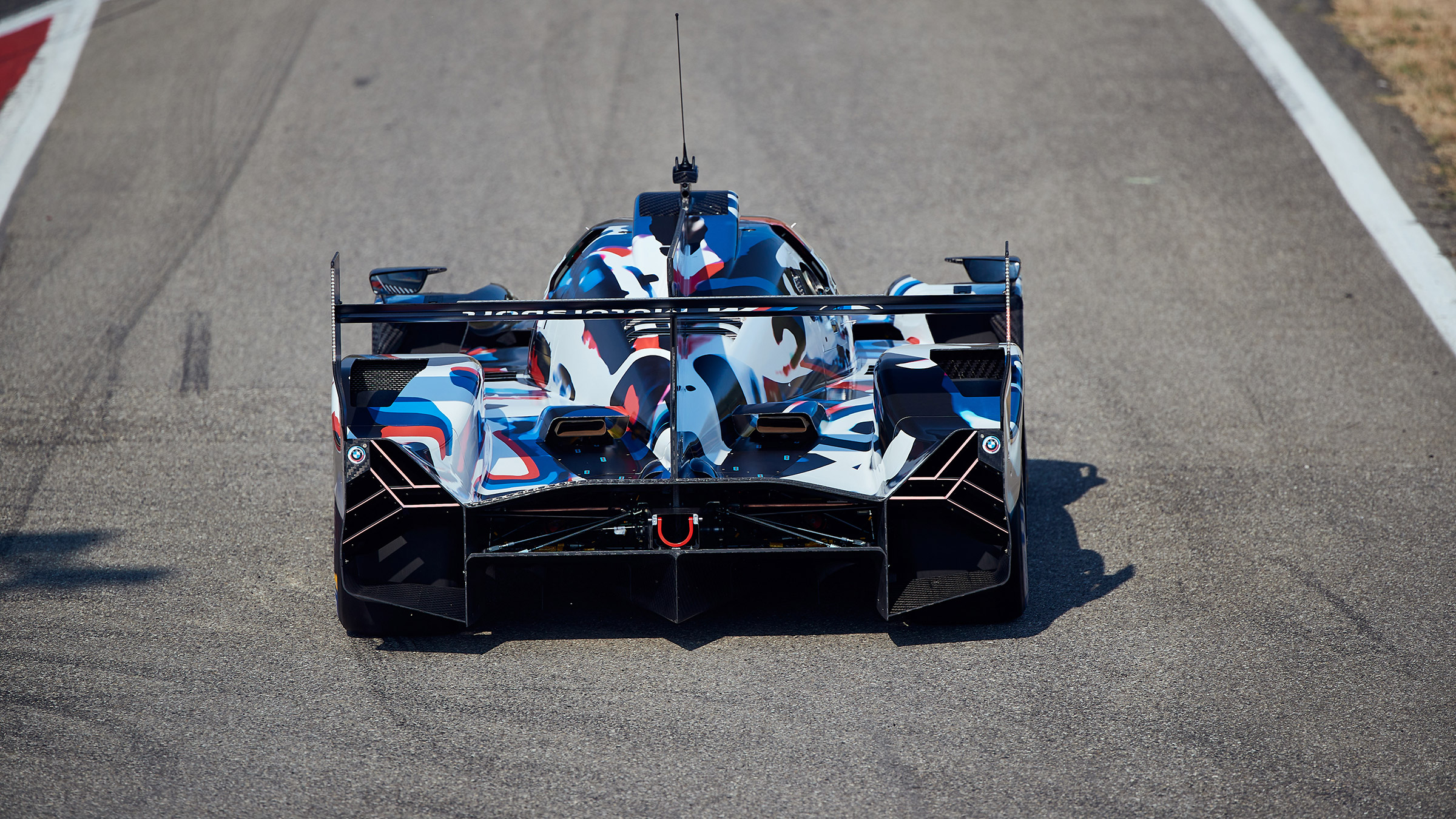BMW LMDh (actual) – rear