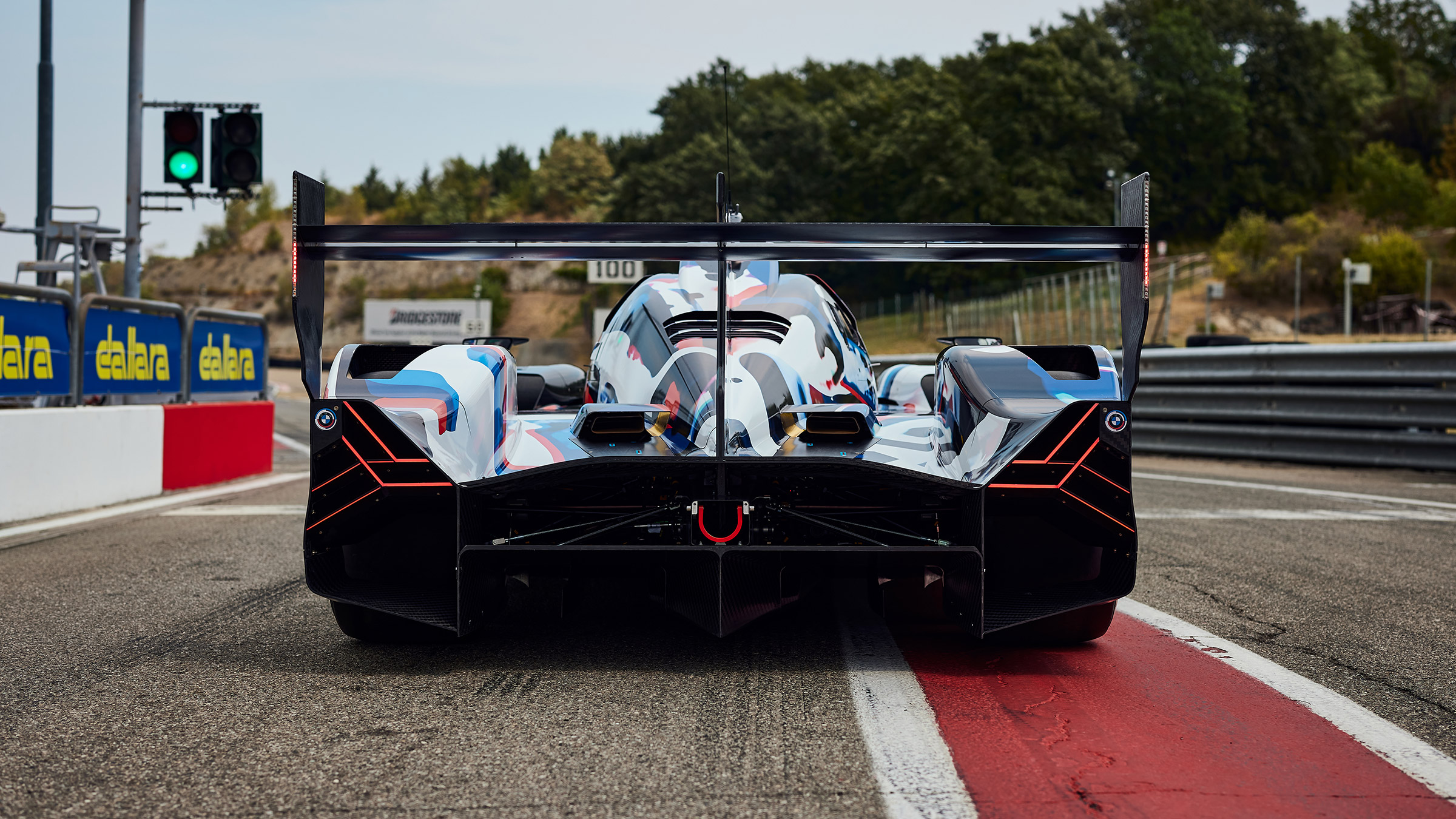 BMW LMDh (actual) – tail