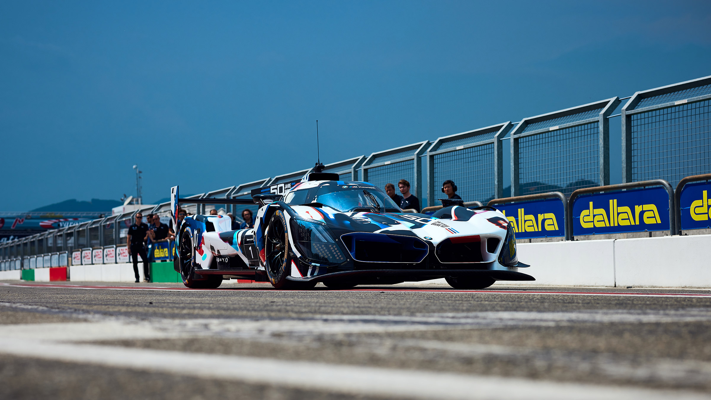 BMW LMDh (actual) – front low